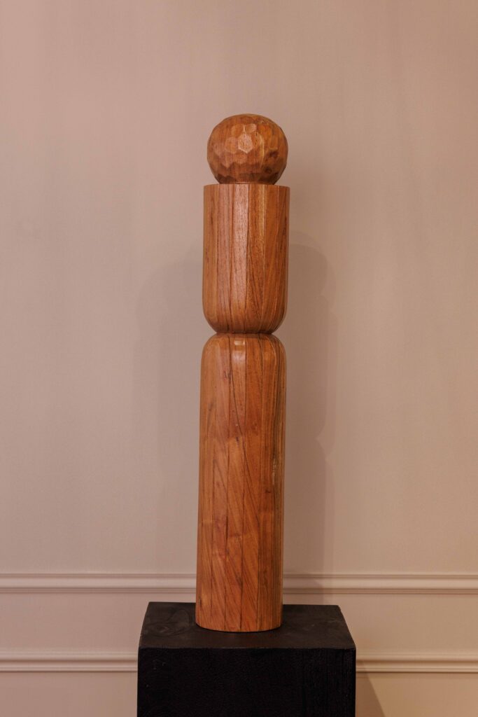 Totem Gaïa | Sculpture en acacia naturel