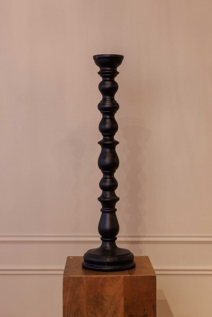 Totem Horace | Bougeoir ou Totem en chêne vieilli noir