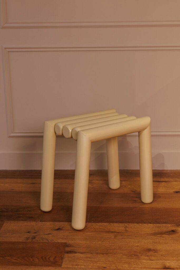 Tabouret Serpentine | Jaune beurre