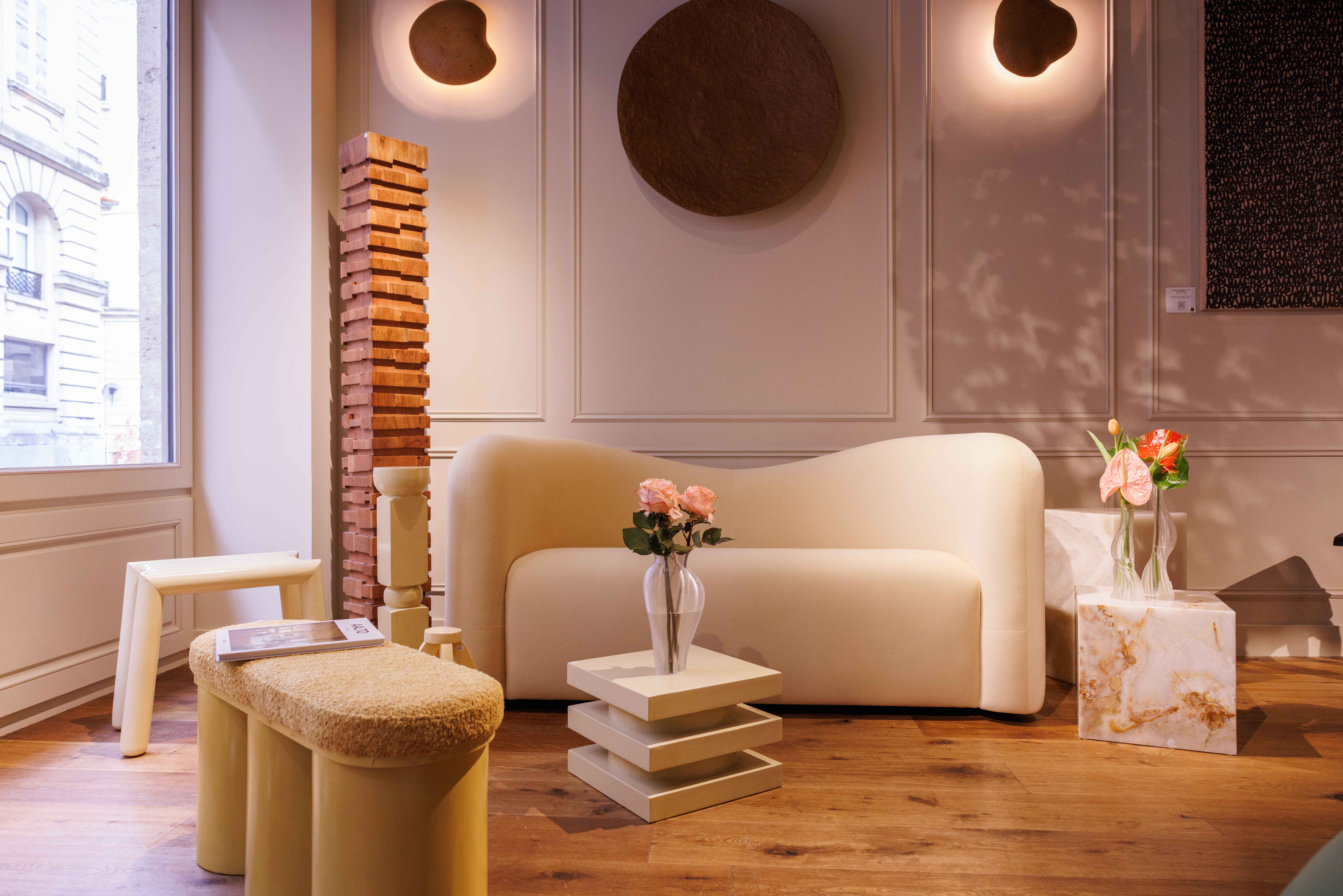 Les tendances décoration 2025 : matières naturelles et artisanat